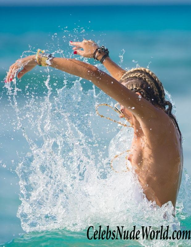 Victoria Hervey Nipple Slip On The Beach In Barbados 17533