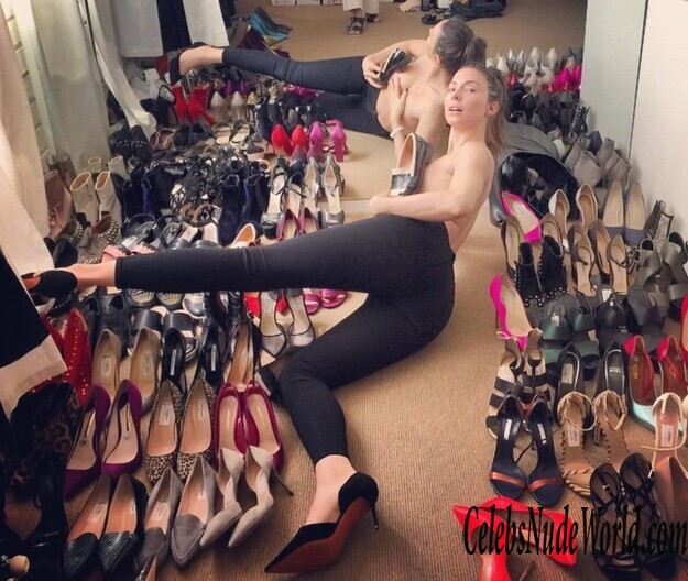 Topless pics of Whitney Cummings 175470