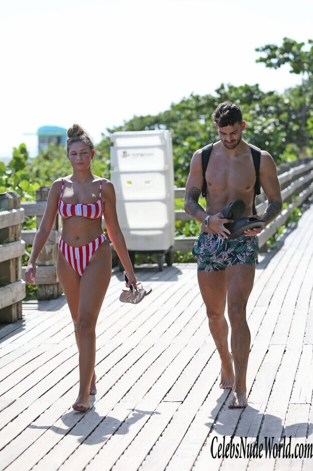 Zara McDermott Bikini 176194