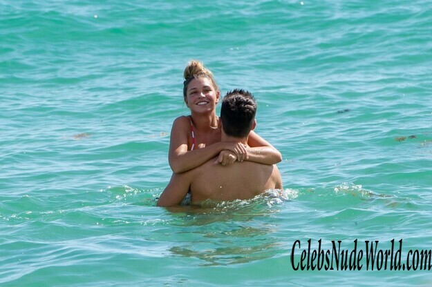 Zara McDermott Bikini 176346