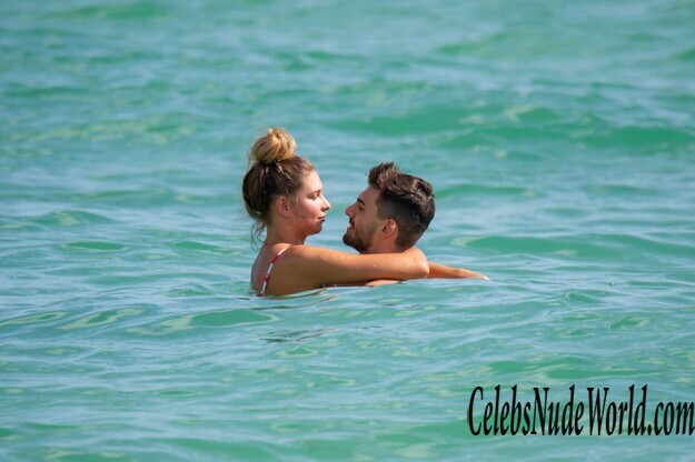 Zara McDermott Bikini 176348