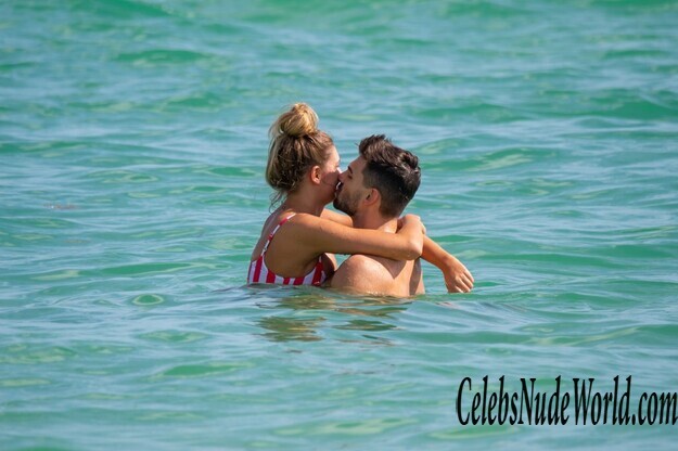 Zara McDermott Bikini 176349