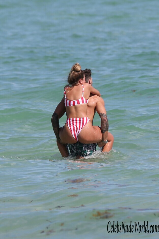 Zara McDermott Bikini 176371