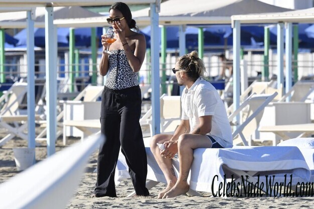 Zoe Saldana Sexy 177224