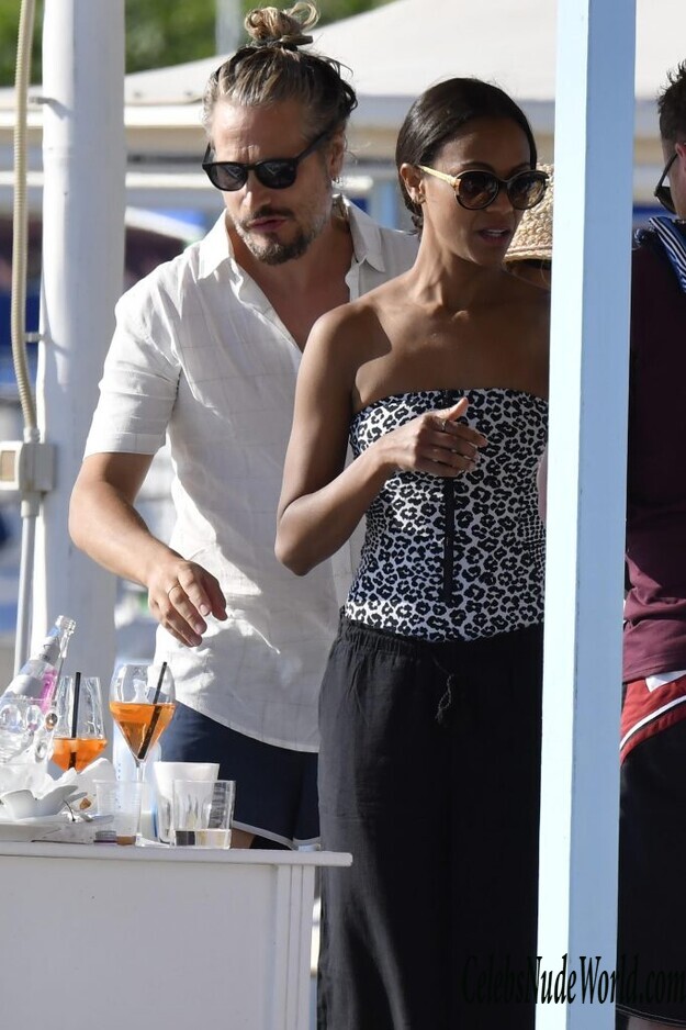 Zoe Saldana Sexy 177229