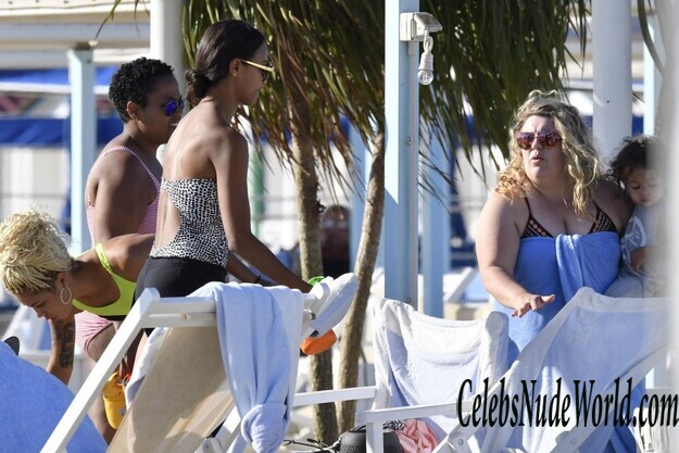 Zoe Saldana Sexy 177237