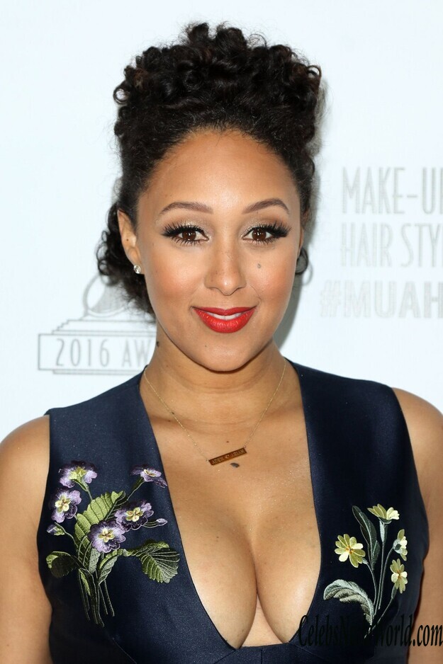 Tamera Mowry Cleavage Photos 177301