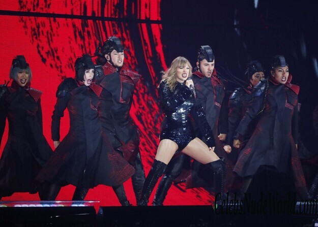 Taylor Swift Sexy 177812
