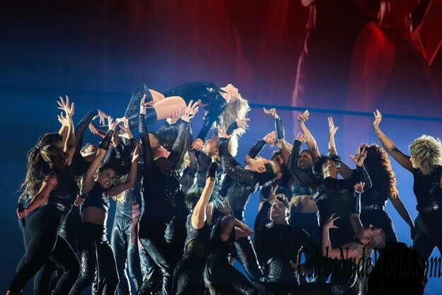 Taylor Swift Sexy 177830