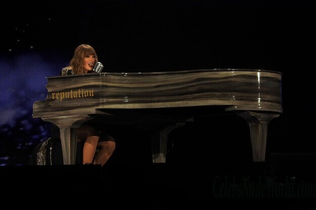 Taylor Swift Sexy 177834