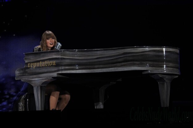 Taylor Swift Sexy 177835