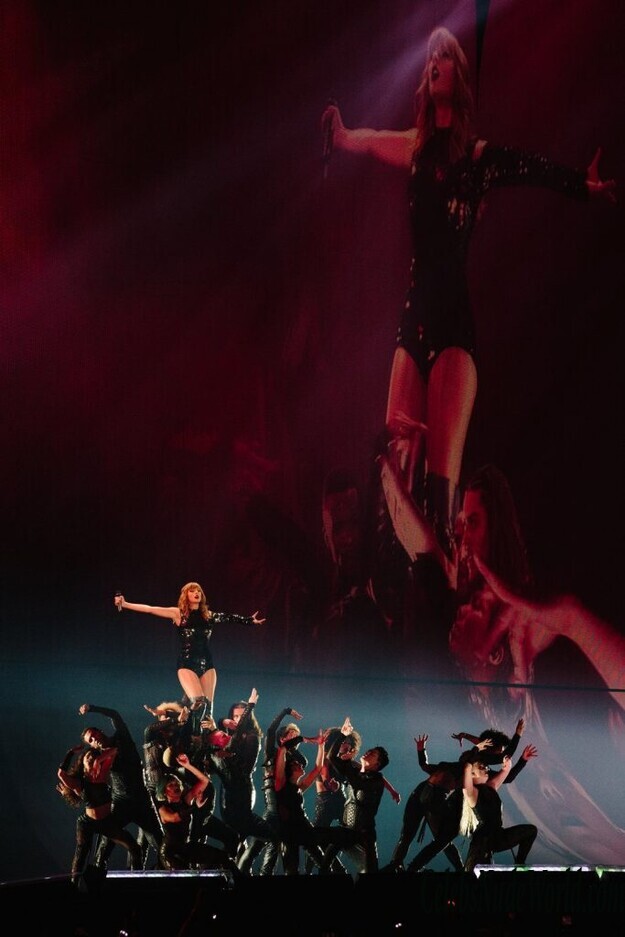 Taylor Swift Sexy 177846