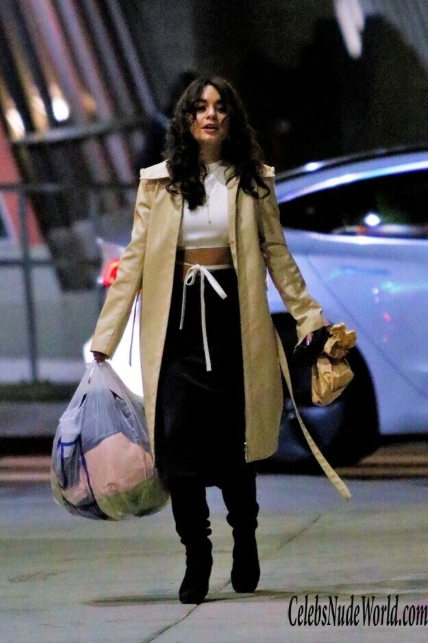 Vanessa Hudgens Braless 178002