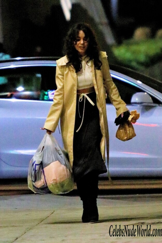 Vanessa Hudgens Braless 178003