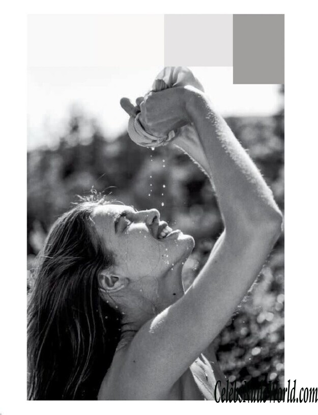 Zoe Mantzakanis Nude 178050