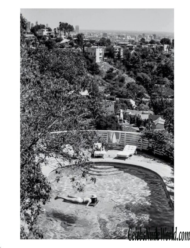 Zoe Mantzakanis Nude 178051