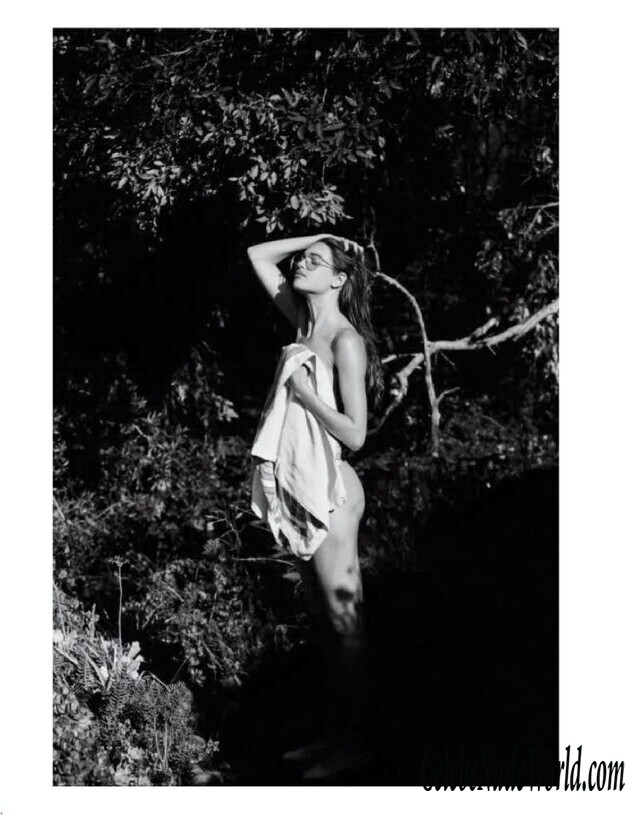 Zoe Mantzakanis Nude 178052