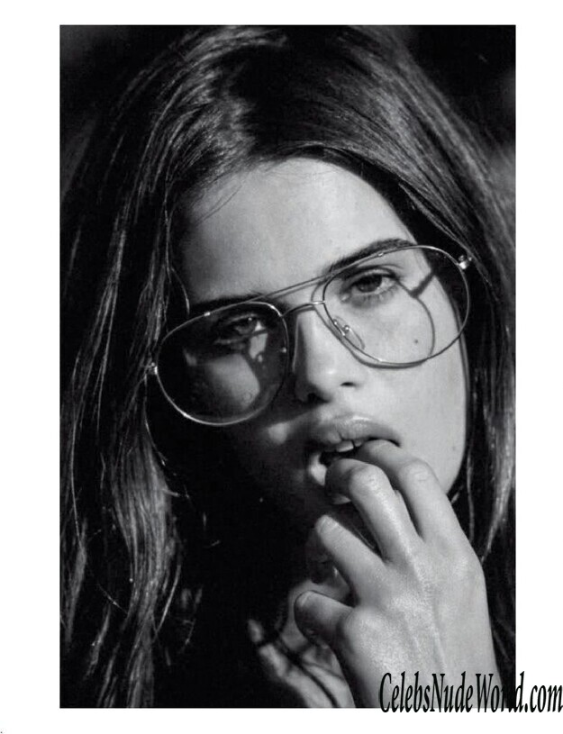 Zoe Mantzakanis Nude 178053