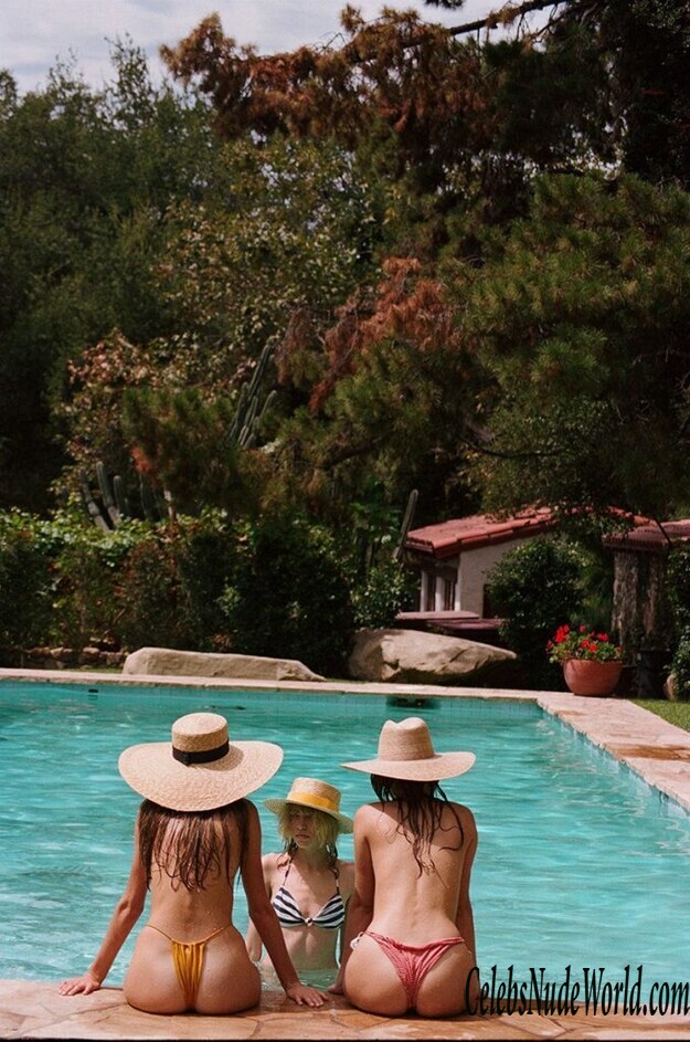 Zoe Mantzakanis Nude 178067