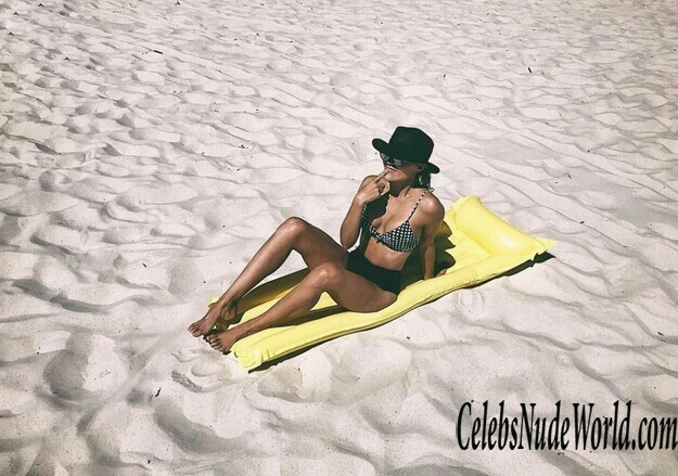 Tanya van Graan Sexy 178107