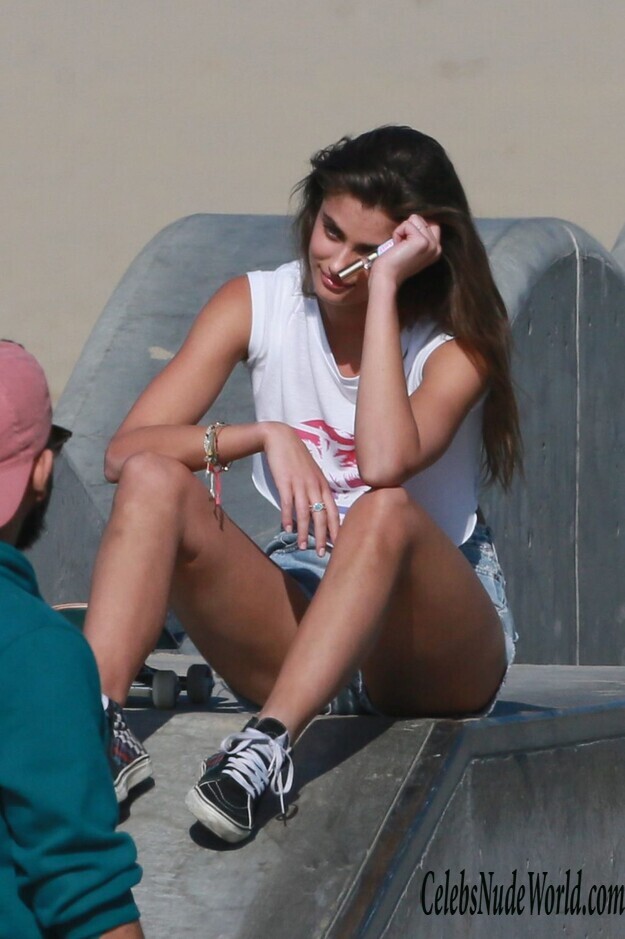 Taylor Hill Bikini 178349