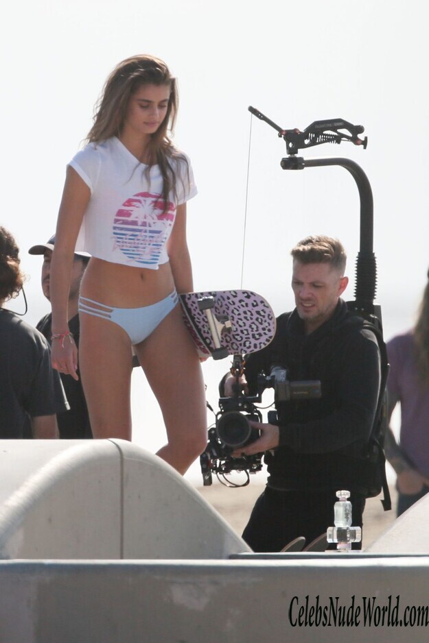 Taylor Hill Bikini 178351