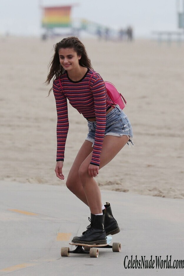 Taylor Hill Bikini 178369