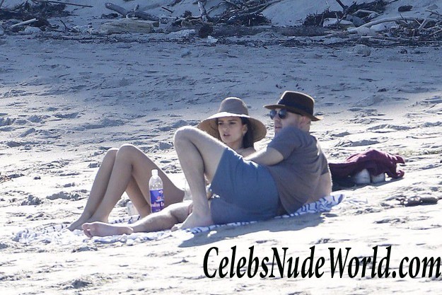 Emily Ratajkowski Insanely Hot In A Thong Bikini Photoshoot 17844