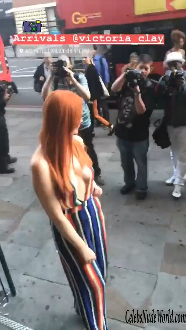 Victoria Clay Cleavage 178473