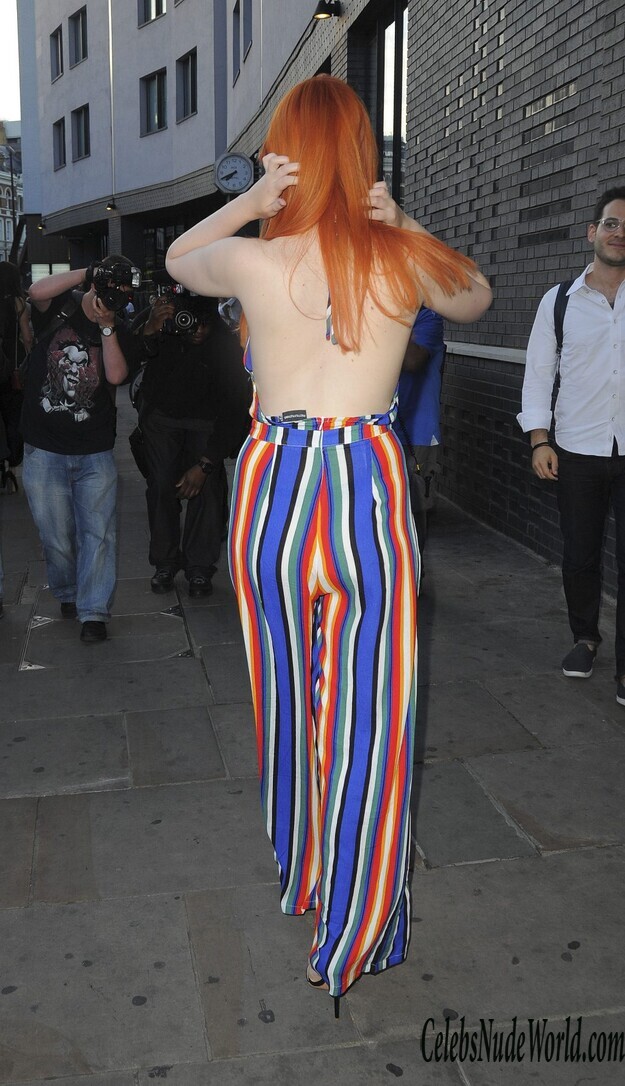 Victoria Clay Cleavage 178480