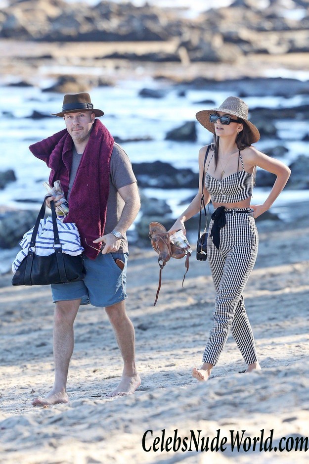 Emily Ratajkowski Insanely Hot In A Thong Bikini Photoshoot 17854