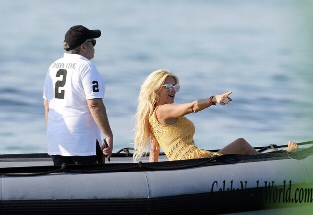 Victoria Silvstedt Bikini 178544