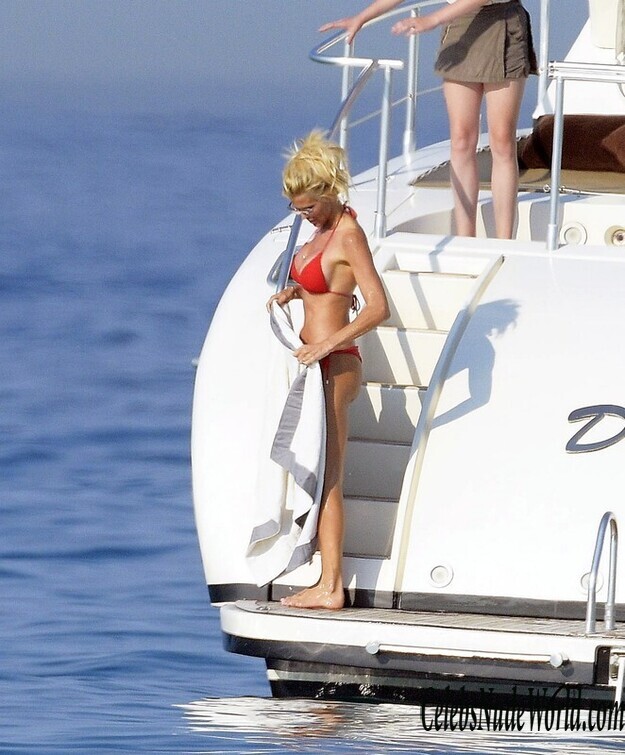 Victoria Silvstedt Bikini 178545