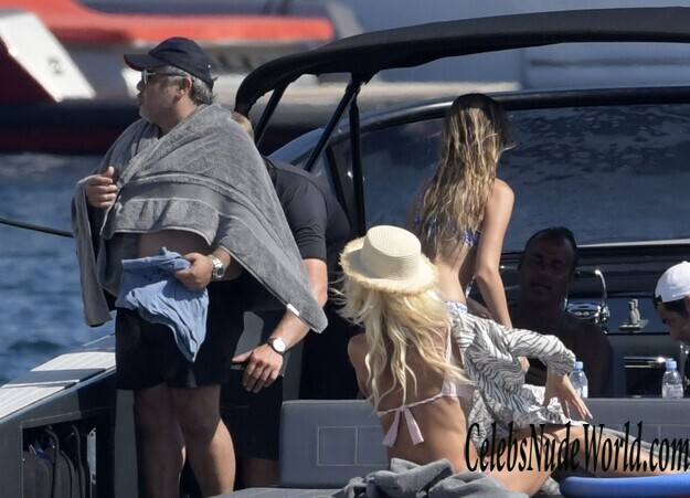 Victoria Silvstedt Bikini 178578