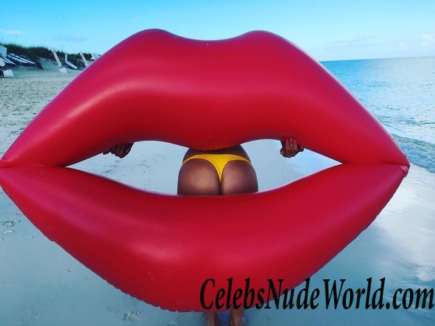 Caroline Wozniacki In Sports Illustrated Swimsuit Issue 2017 17938