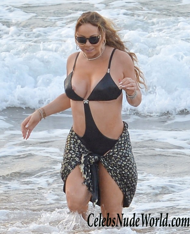 Mariah Carey Nipple Slip At A Beach In Maui, Hawaii 17979
