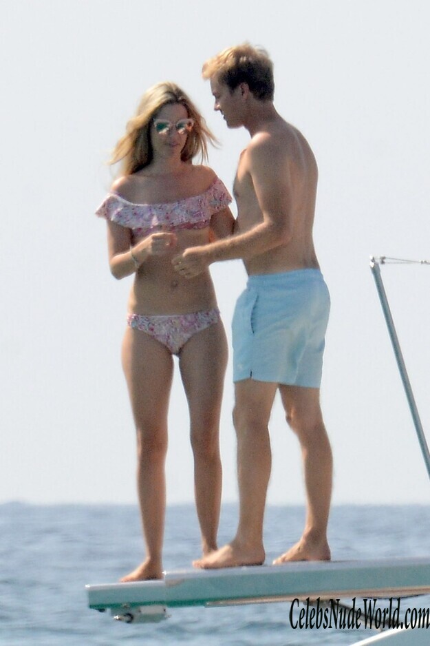 Vivian Sibold Bikini 179833