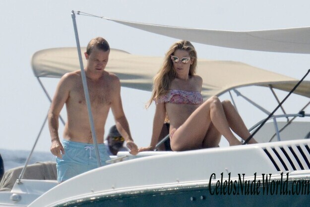 Vivian Sibold Bikini 179840