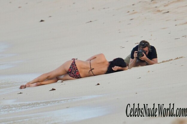 Wendi Deng Murdoch Bikini 180003