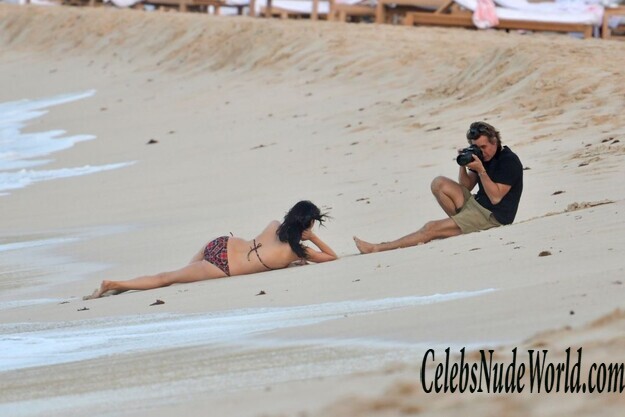 Wendi Deng Murdoch Bikini 180008