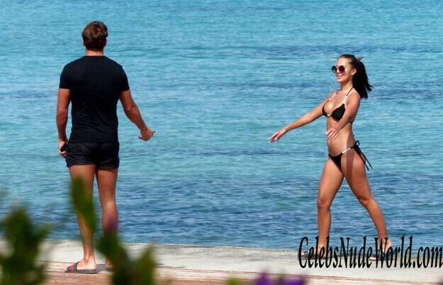 Yazmin Oukhellou Sexy 180487