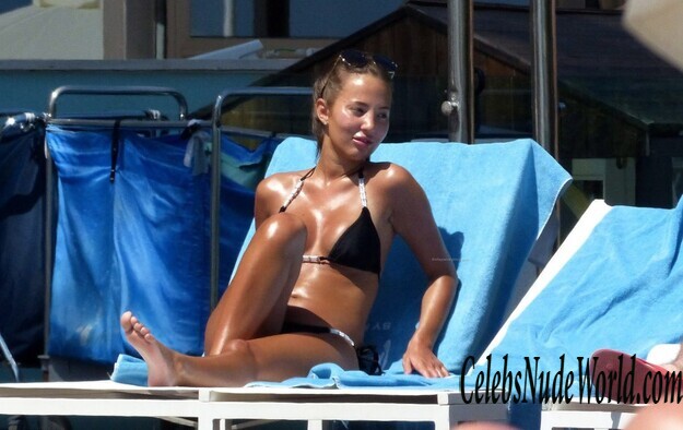 Yazmin Oukhellou Sexy 180497