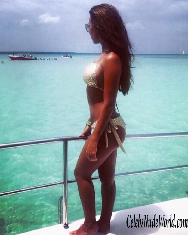 Yazmin Oukhellou Sexy 180532