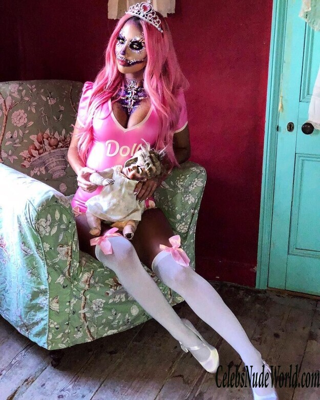 Yazmin Oukhellou Sexy 180601