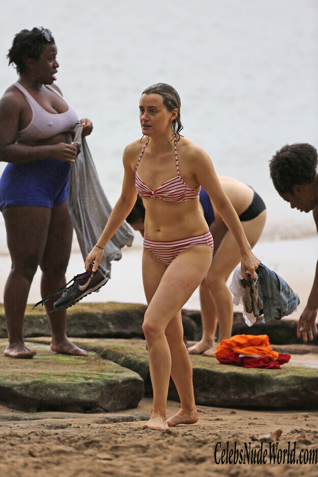 Taylor Schilling Bikini Pics 180733