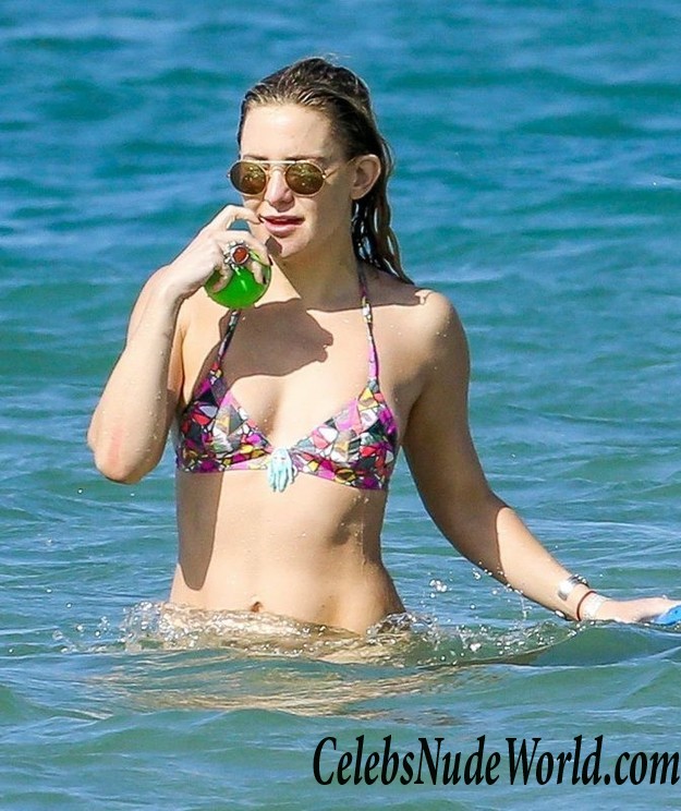 Kate Hudson Looking Hot In A Bikini In Hawaii 18209