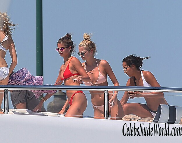 Taylor Marie Hill Sexy 182476