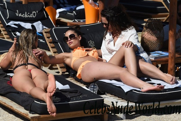 Olympia Valance Wearing A Thong Bikini In Mykonos 18296