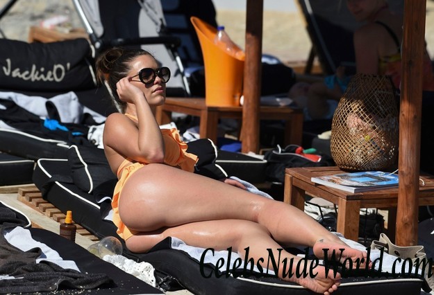 Olympia Valance Wearing A Thong Bikini In Mykonos 18304