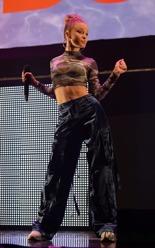 Zara Larsson Sexy 183454